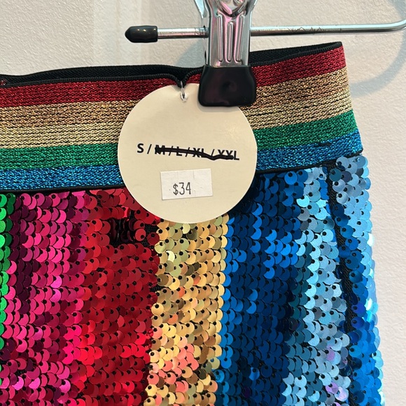 Fun sequin mini skirt - Picture 4 of 5